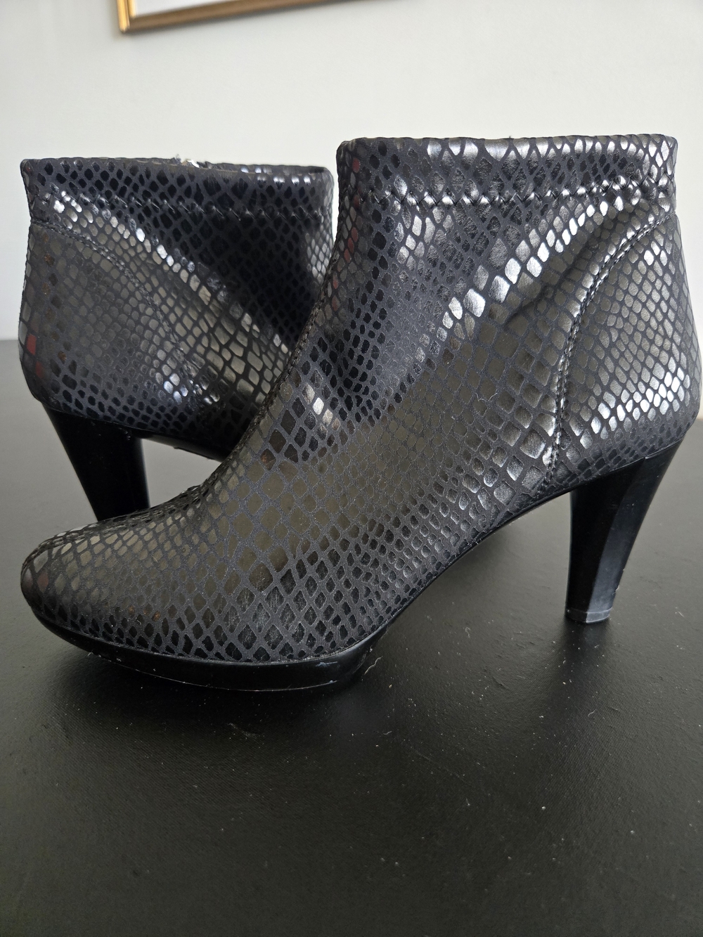Rapisardi Ron White Black Metallic Snake Stretch Ankle Boots 39
